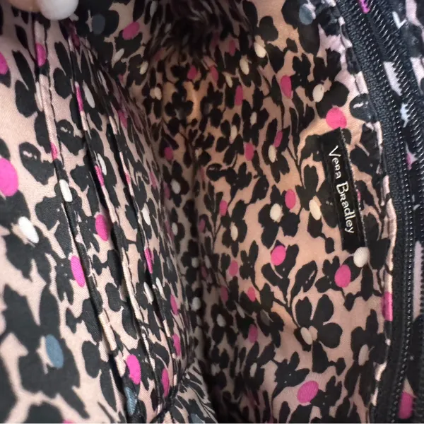 EEUC quilted black Vera Bradley purse - Image 5