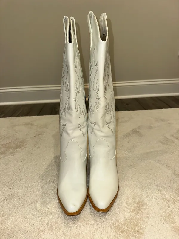 White Cowboy Boots Size 7 - Image 3