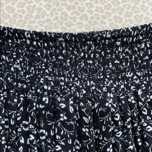 American Eagle Flowy Flat Front Shorts - Image 7