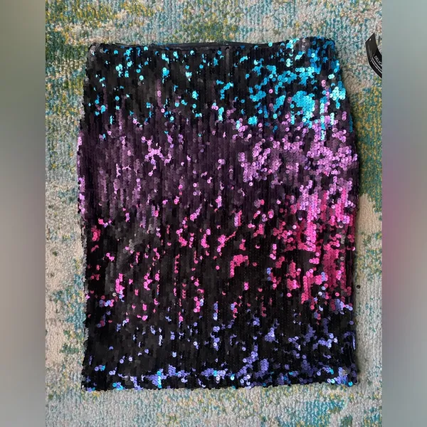 NWT Venus sequin color changing mini stretch festive skirt, size 6 - Image 2