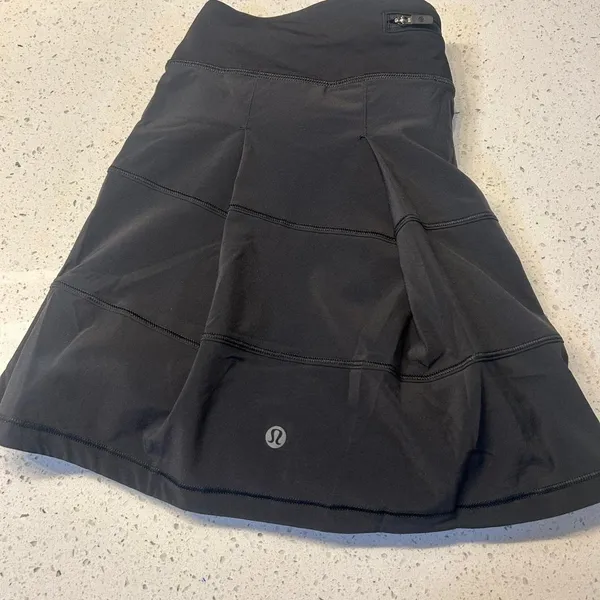 Size 8 lululemon skirt  - Image 2