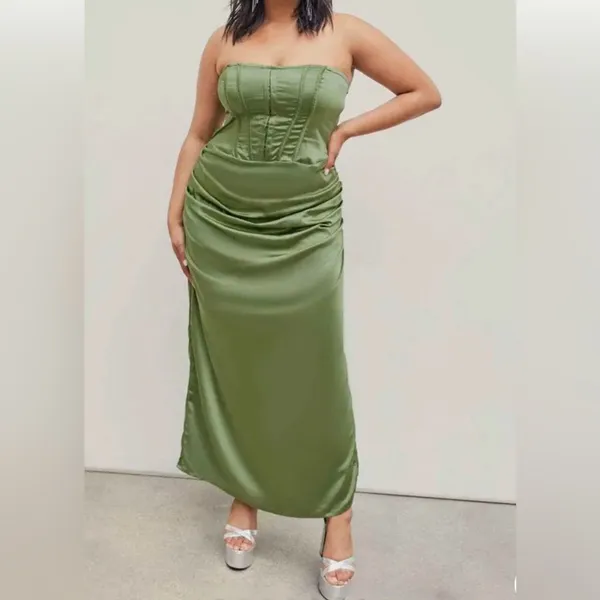 Olive Green Strapless Ruched Smocked Back Maxi Dress: Size 24 - Image 3