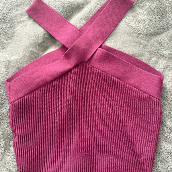 Babaton Fuchsia Ribbed Cross-Strap Crop Top - Image 2