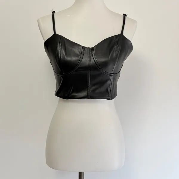 Express Body Contour Corset Top Medium Black Faux Leather Bustier Cropped Cai - Image 2