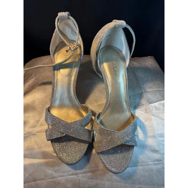Kelly & Katie Silver Glitter Ankle Strap Heeled Sandals Mid Stiletto Size 8.5 - Image 4