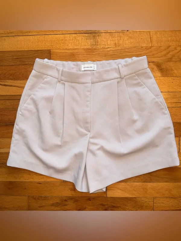 Abercrombie & Fitch‎ Curve Love A&F Sloane Low Rise Tailored Short Beige size 32 - Image 3