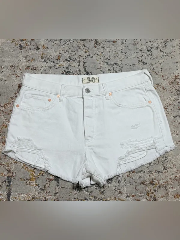 Free People We the Free Loving Good Vibrations Distressed white Shorts size 30 - Image 2