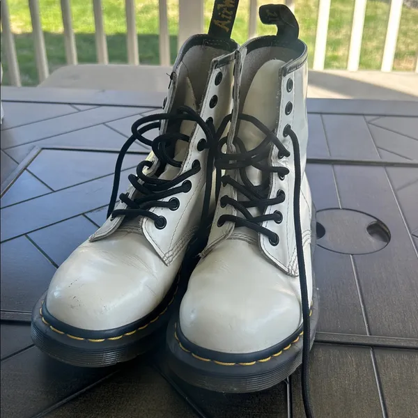Dr. Martens classic white lace up retro boots size 5 US ladies combat moto - Image 4