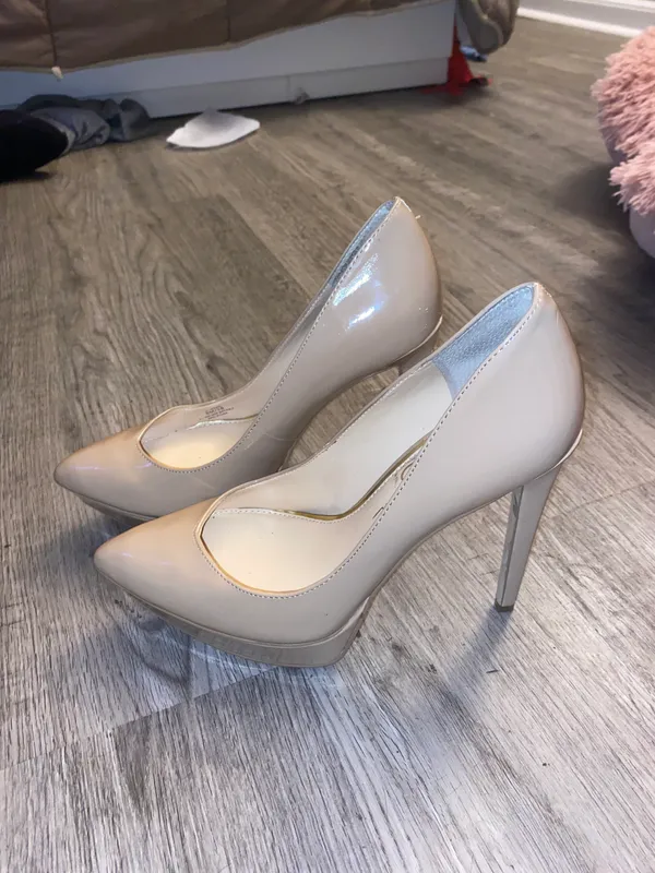 Jessica Simpson Beige / Cream Heels - Image 4