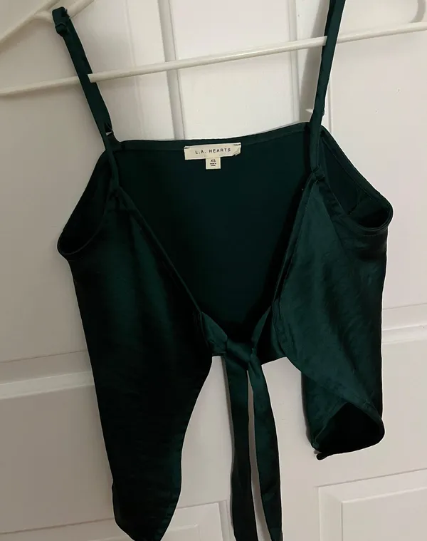 PacSun Emerald Green Satin Tie front Top - Image 4