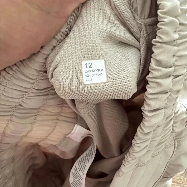 Lululemon Hotty Hot Shorts High Rise 2.5” Lined Mojave Tan Size 12 NWT - Image 5