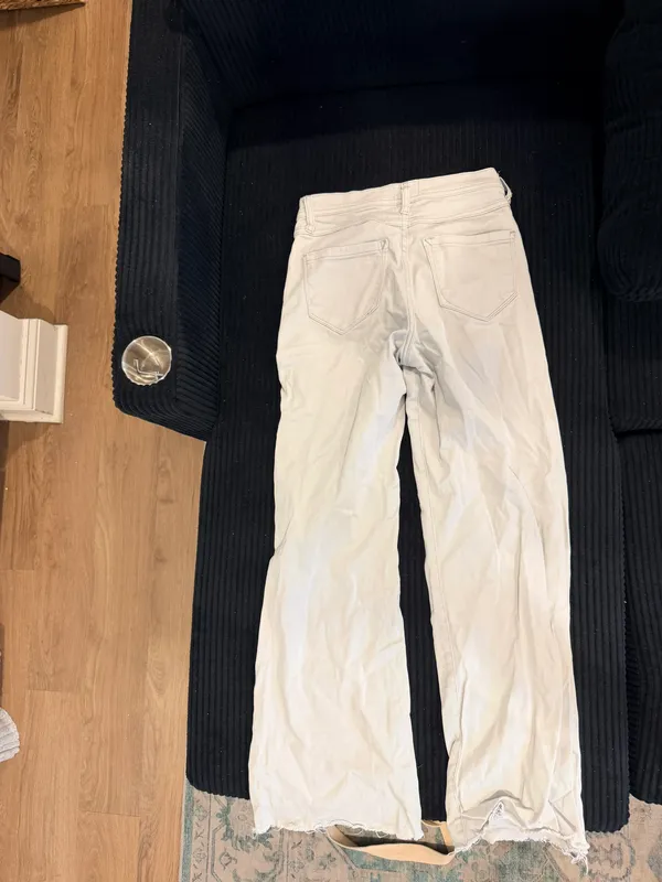 Light Wash Jeans Blue Size 4 - Image 2