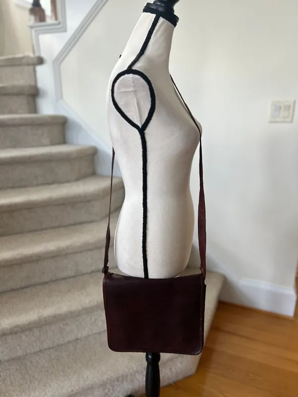 Vintage Unbranded Chocolate Brown Leather Crossbody Satchel 10x11 inches - Image 2