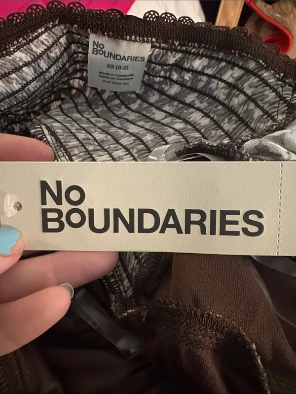 🎉4 for $20 NWT No Boundaries Fit and Flare Dress with Puff Sleeves, XS - Image 11