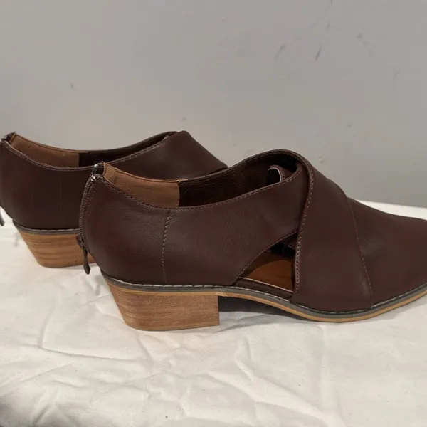 Olive Street Charliee Comfort Criss Cross Slip on Flat Black 10 - Image 2