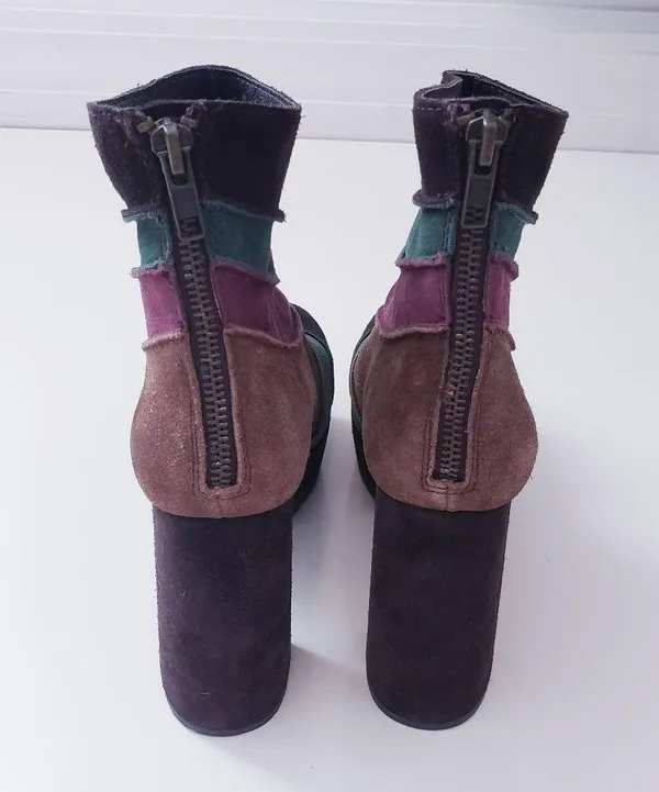ZiGi Girl Women's Groove Chunky Heel Bootie - Image 7