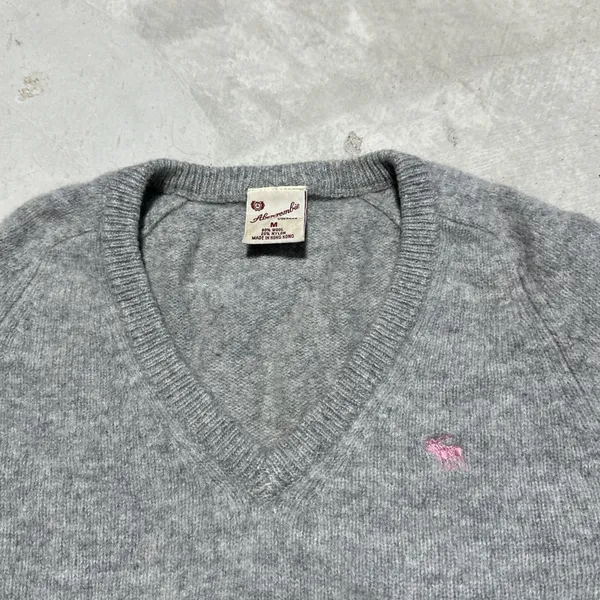 Vintage Abercrombie & Fitch 90s Y2K Sweater Women's M V Neck Hong Kong Moose - Image 2