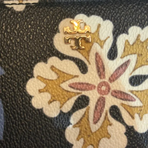 Tory burch zippy card, key , coin case Hopewell Kerrington! Retired ! - Image 5