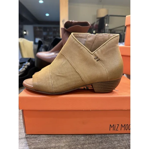 Miz Mooz‎ Clermont leather peep-toe booties in a wheat Size 38 US 7.5 Wide - Image 2