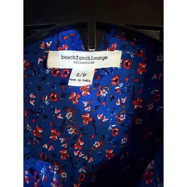 Beach Lunch Lounge Blue Red White Floral Button Up Blouse Size Small (6681) - Image 4