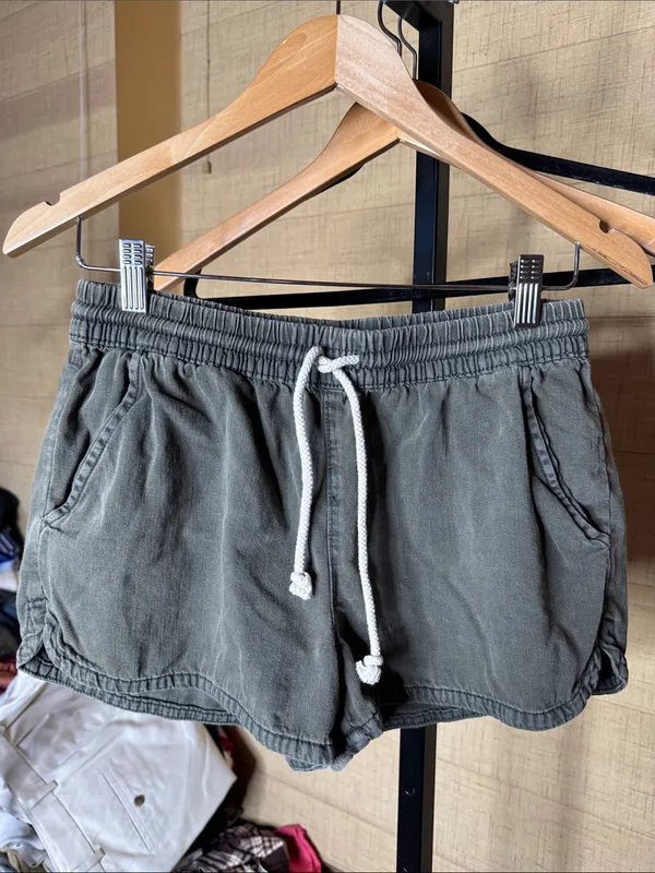 Aerie Olive Green Woven Pull-On Dolphin Shorts Size Small - Image 3