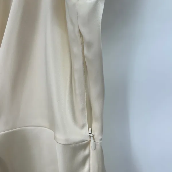 Theory Revolve Ivory Soft Satin LS Twist Blouse V-Neck‎ Long Sleeve Top Size 6 - Image 7