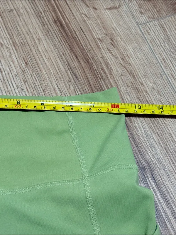 Fabletics Womens Oasis PureLuxe High Waisted 6” Biker Shorts S Green Pockets - Image 3