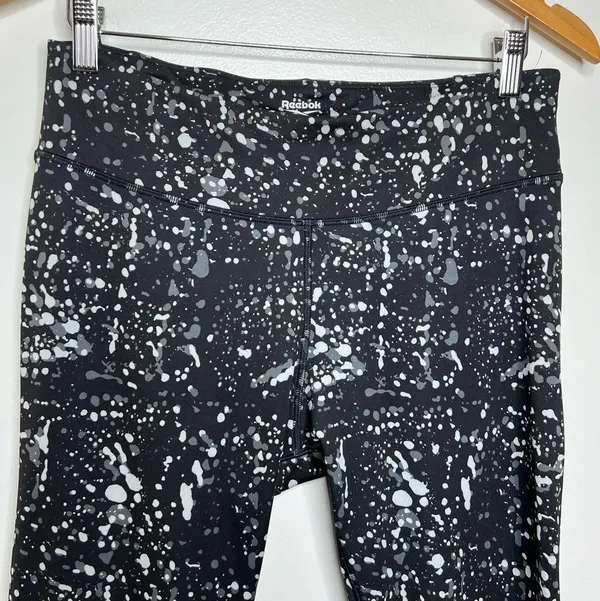 Reebok Speedwick Splatter Print Leggings Women’s SZ Large Black Gray 26” inseam - Image 4