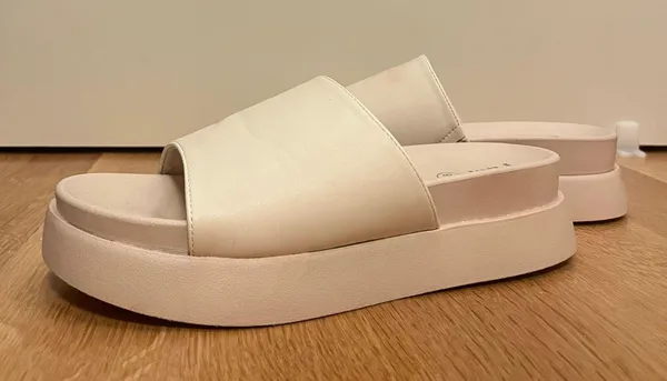 Cotton On Rubi cream platform slides - Image 3