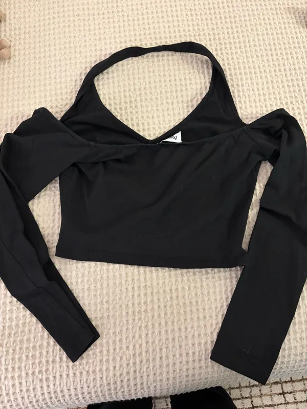 Princess Polly Off The Shoulder Halter Top - Image 3