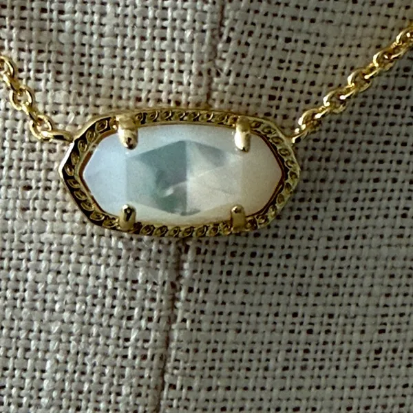 Kendra Scott Elisa Gold Pendant Necklace in Ivory Mother-of-Pearl New - Image 3