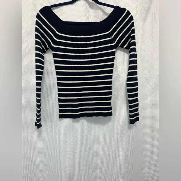 Abercrombie & Fitch Navy and White striped off the shoulder sweater - Image 2