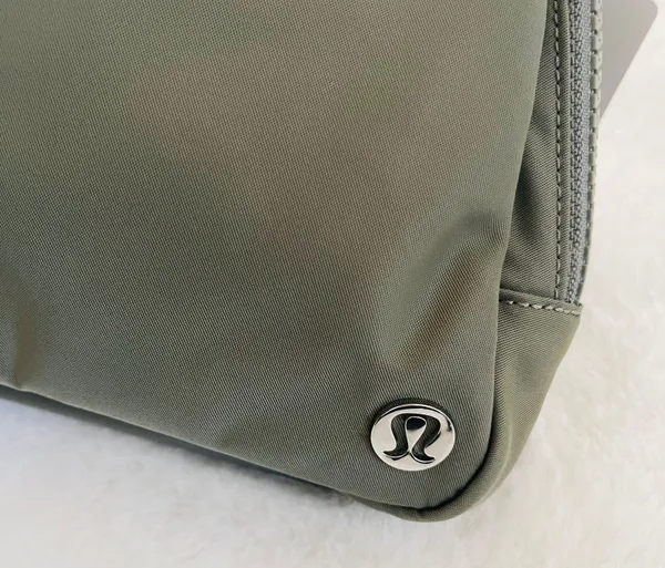 Lululemon Everywhere Belt Bag Grey Sage - Image 5