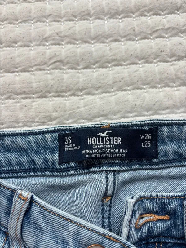 Hollister - Image 3