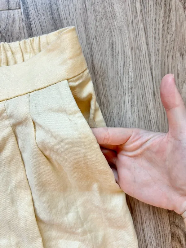 Aritzia Babaton Linen Butter Yellow Light Weight Pull On Pleated Pants Size 6 - Image 4