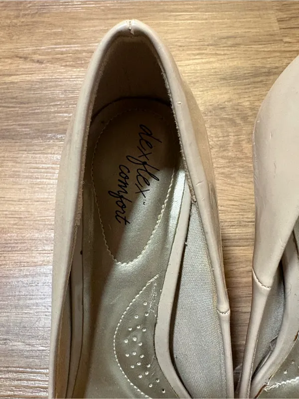 Dexflex Comfort Women’s Nude Patent Peep Toe Pumps Heels Size 7 Beige 3” - Image 9