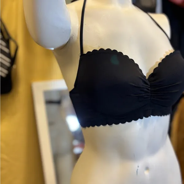 Victoria's Secret Black Scalloped Edge‎ Top - Image 5