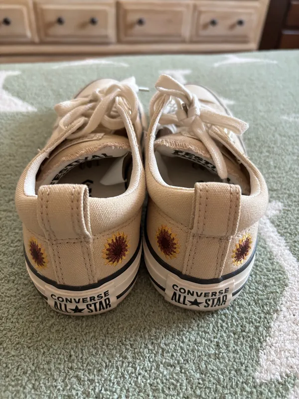 Brown sunflower converse - Image 3