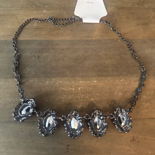 Dark silver tone red gemstone statement necklace - Image 5