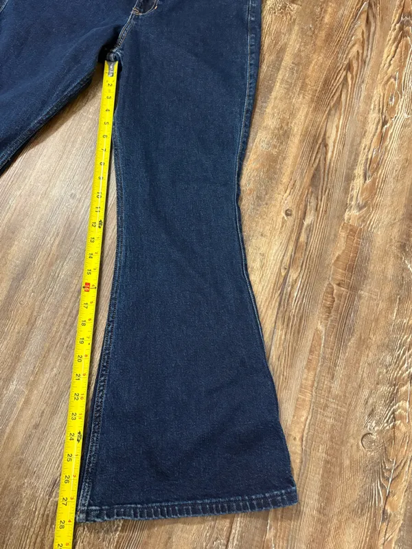 Hollister High-Rise Flare Short Dark Wash Denim Blue Jeans 8/29 Preppy Casual - Image 3