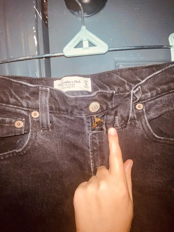 Abercrombie and fitch 90’s straight ultra high rise Jean black - Image 3