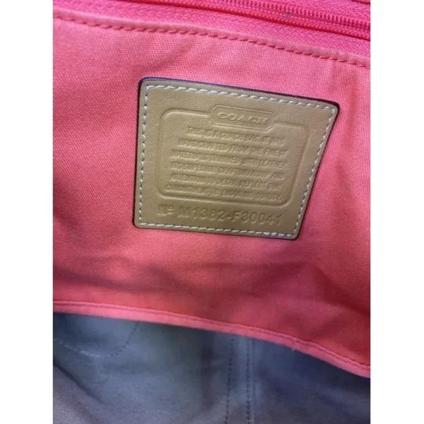 coach tote w shoulder w add on looney tunes tie mu - Image 9