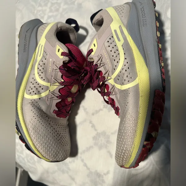 Nike Women's Athletic Shoes in Gray and Burgundy - Image 2
