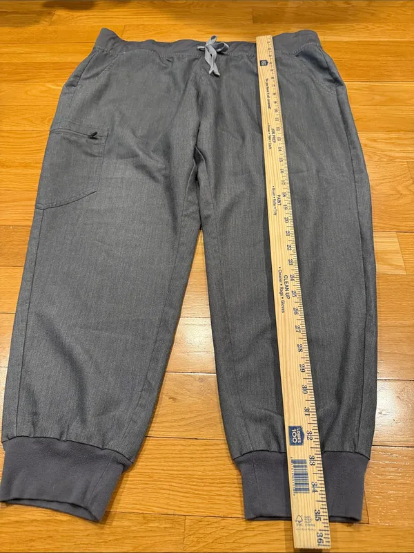 Figs technical collection gray jogger scrub bottoms size XXlarge petite. - Image 3