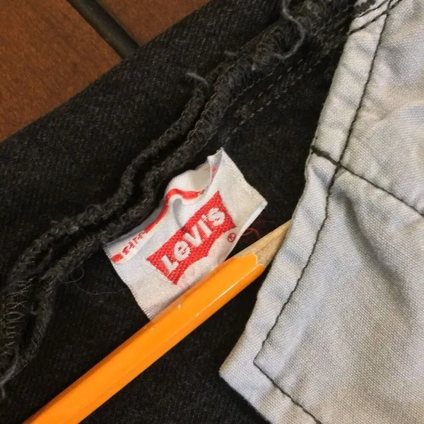 Levi’s 501 raw hem black buttonfly jean shorts 28 jorts - Image 12