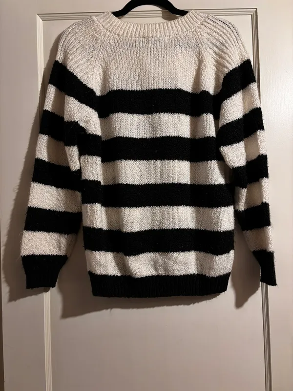 Vintage Stripped Sweater - Image 4