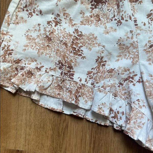 Abercrombie & Fitch Cotton Linen Blend‎ High Waisted Floral Shorts - Image 4