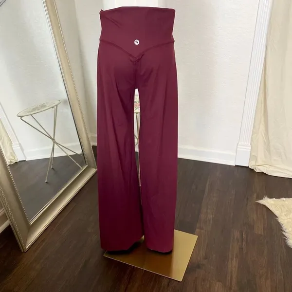 NWT High Waisted Yoga Casual Wide Leg Pants Size M Burgundy Red - Image 3
