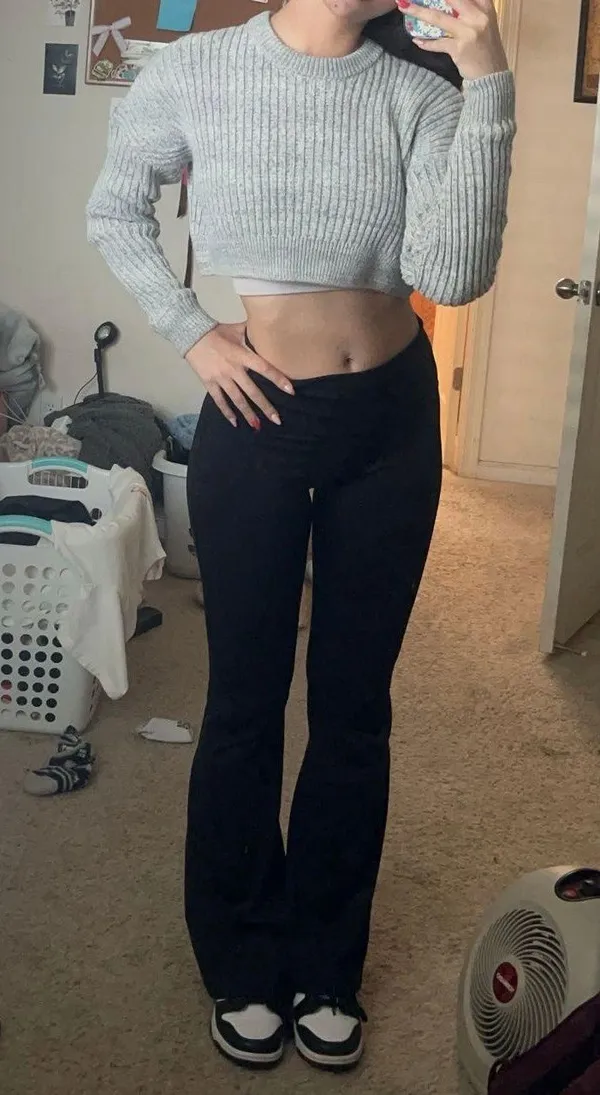 Urban Outfitters Cropped Sweater - Image 4