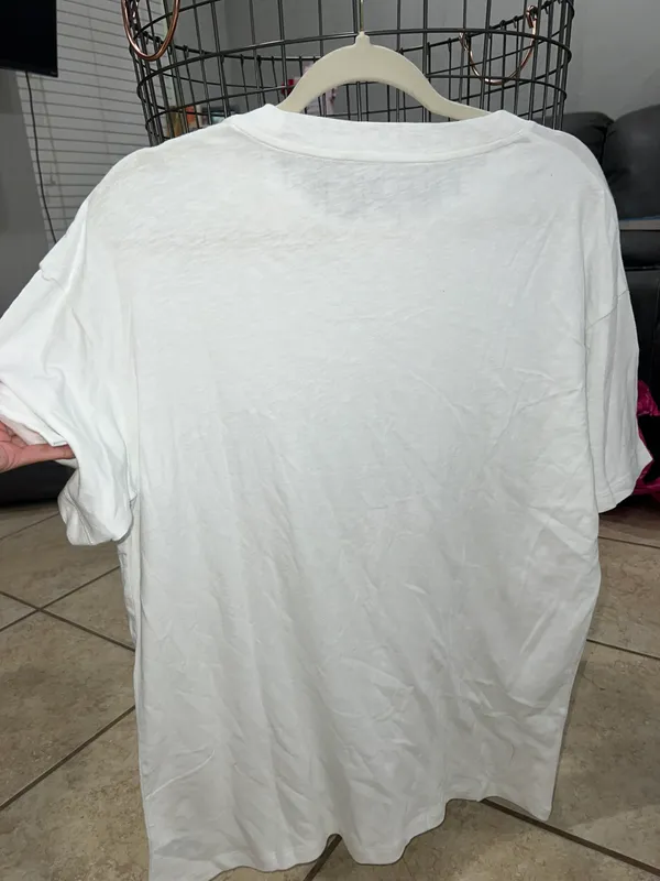 American Eagle Outfitters Tshirt - Image 4
